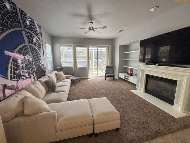 Building Photo - Sprawling Home Near UNR - One Level Living...