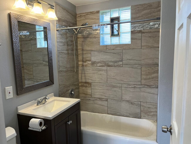 Building Photo - 602 Michigan Ave