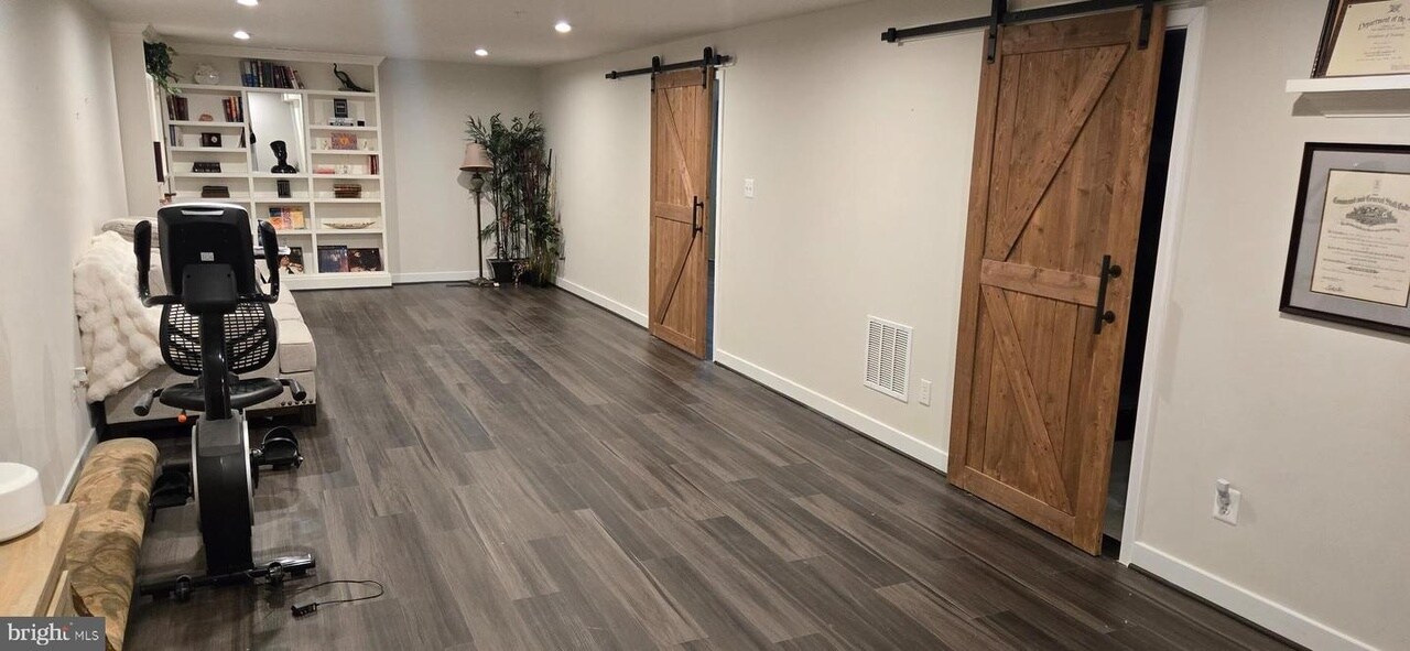 Building Photo - 6005 Calla Pl