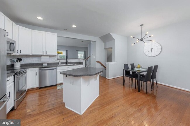 Building Photo - 372 Concetta Dr