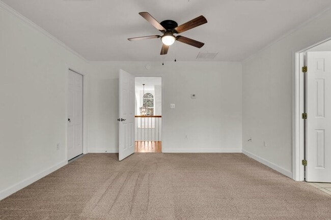 Building Photo - Renovated 4 bedroom 2 Bath Home for Rent!