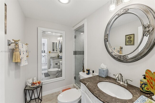 Building Photo - 1050 SE 15th St