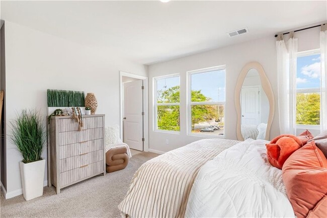 Building Photo - 3642 S Fulton Ave