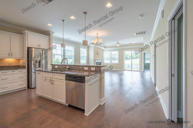 Building Photo - 121 Champions Village Dr