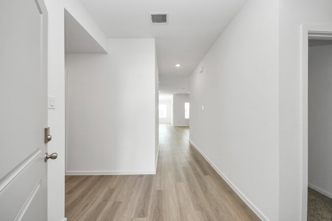 Building Photo - 40630 Balsam Run Ln