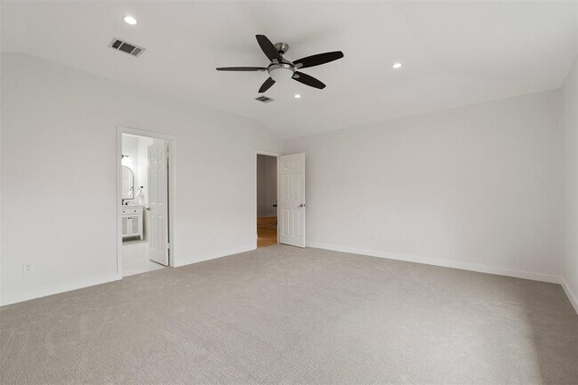 Building Photo - 8104 Doe Meadow Dr