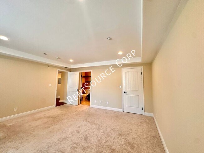 Building Photo - 4220 Fair Ave
