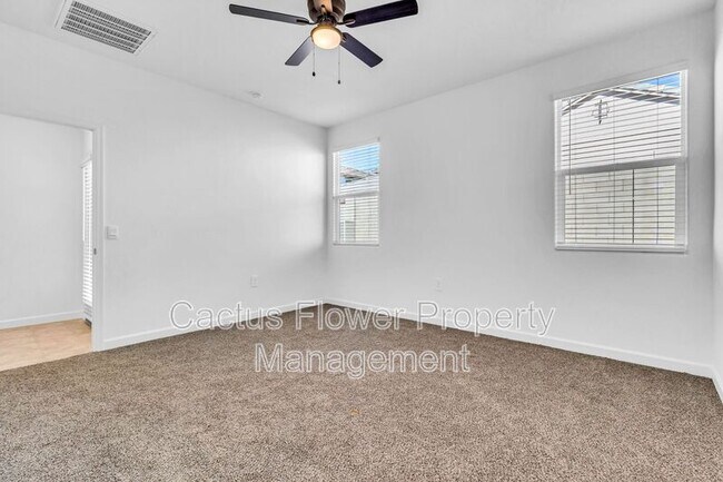 Building Photo - 2108 W Sheridan Ave