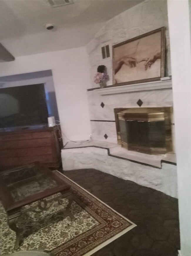 Building Photo - 15910 Hartman Rd