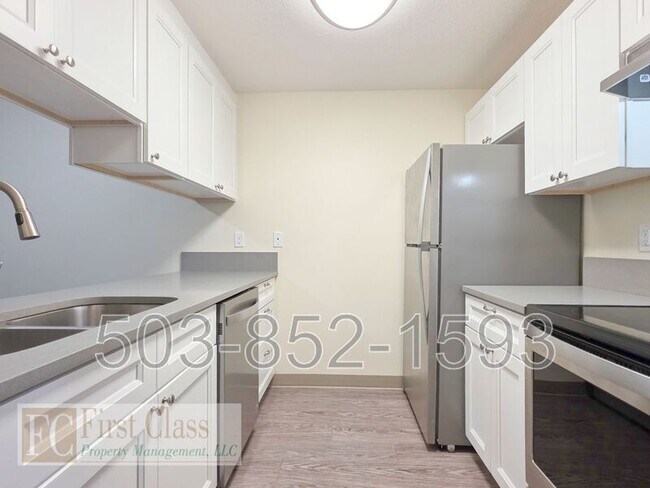 Building Photo - 3602 SW Beaverton Hillsdale Hwy