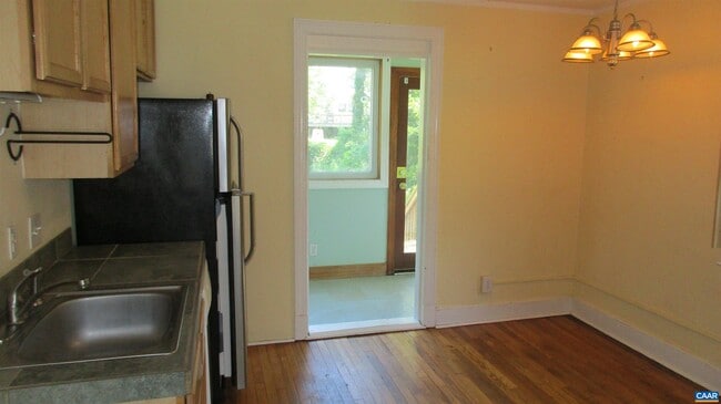 Building Photo - 617 Bolling Ave