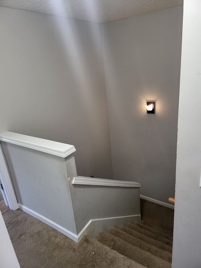 Building Photo - Nice 3 BR, 2.5 Ba with garage like new in Murfreesboro by Carter Realty Asvisors