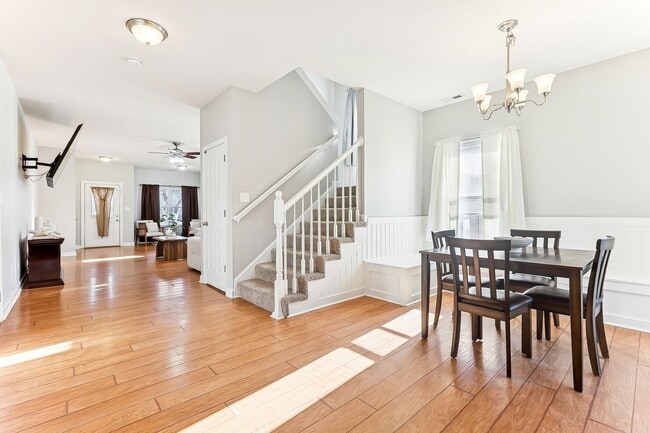 Building Photo - Stunning home in Norfolk!