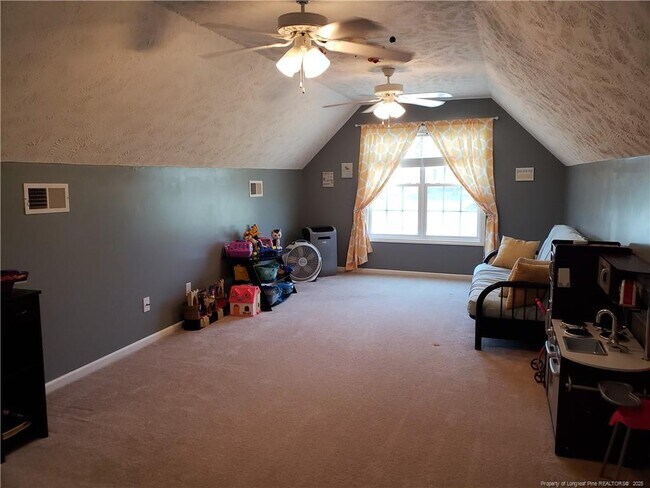 Building Photo - 115 Silverberry Ct