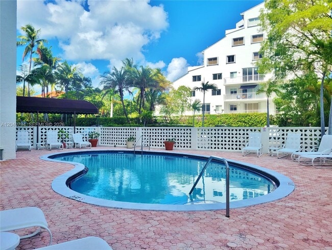 Building Photo - 77 Crandon Blvd