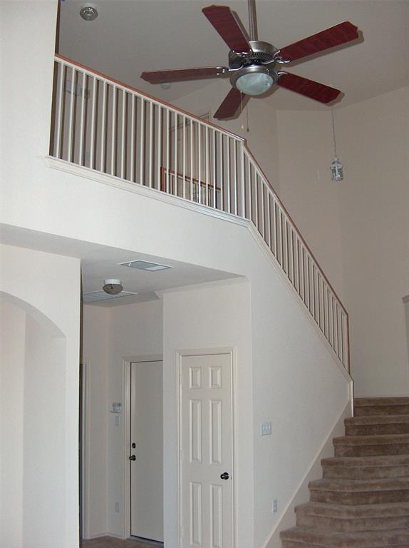 Building Photo - 2206 Sweet Clover Dr