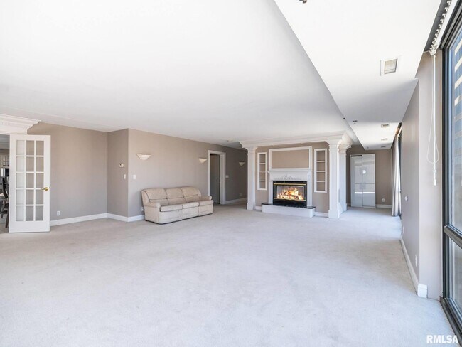 Building Photo - 123 SW Jefferson Ave