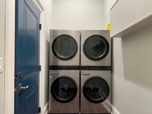 Building Photo - Modern Living with a Touch of Historic Charm