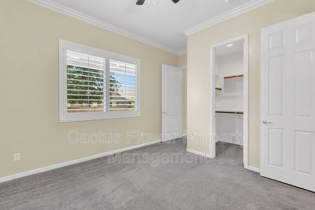 Building Photo - 1811 W Maplewood Pl