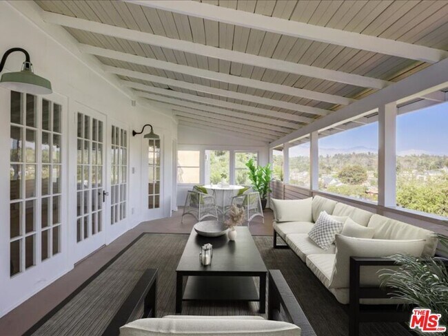 Building Photo - 400 N Avenue 66