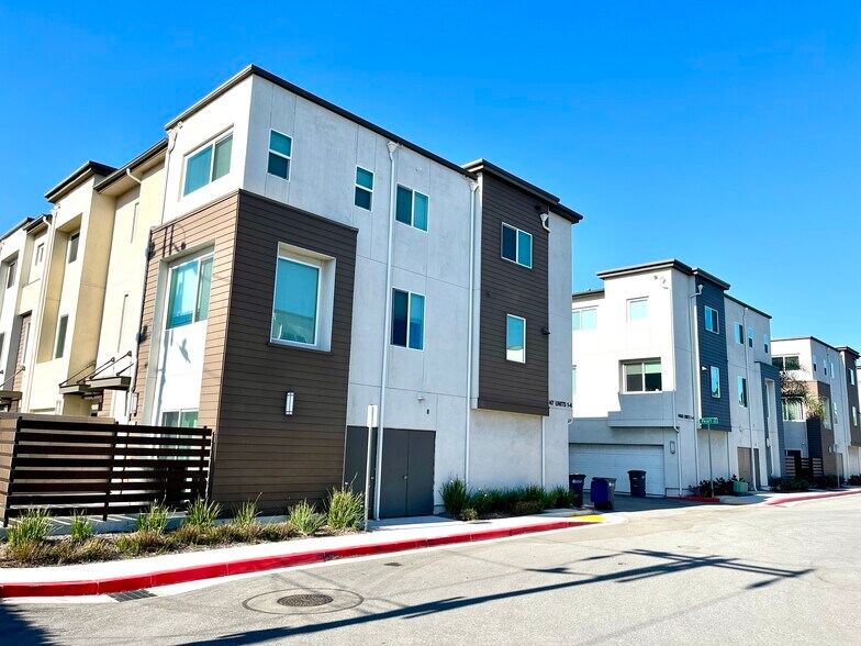 Building Photo - 14045 Pearl Ln