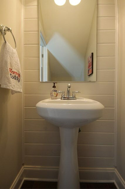 Building Photo - 104 Robbins Cir