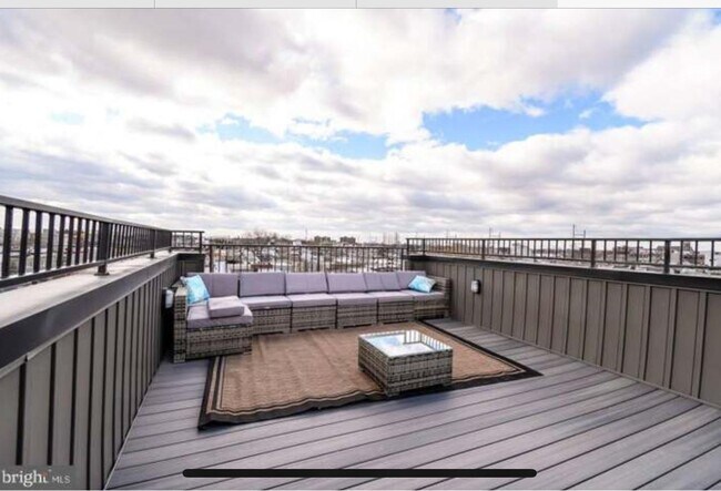 Building Photo - 2309 Dickinson St