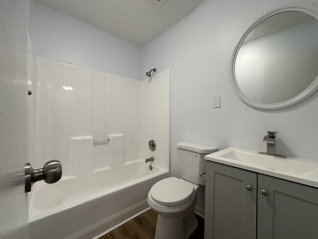 Building Photo - 345 Washington Dr