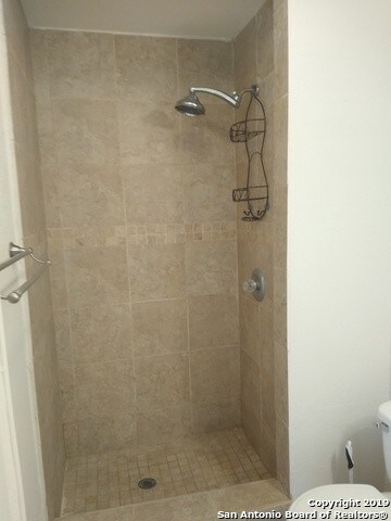 Building Photo - 7322 Oak Manor Dr