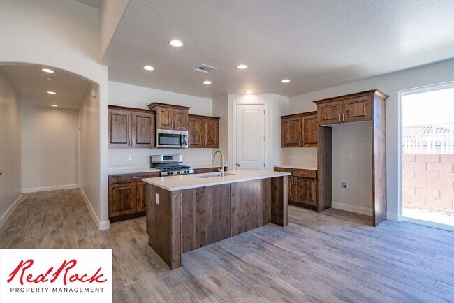 Building Photo - Single Family Home in Hurricane with an attached Casita!