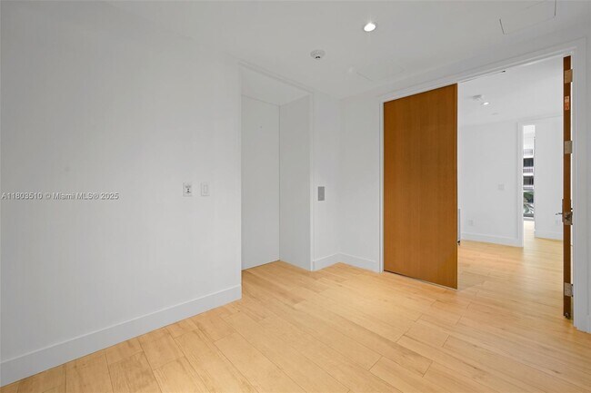 Building Photo - 10203 Collins Ave