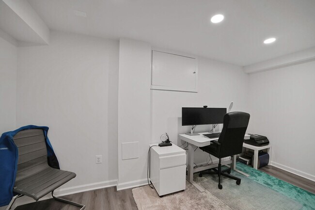 Building Photo - 18420 Shady View Ln