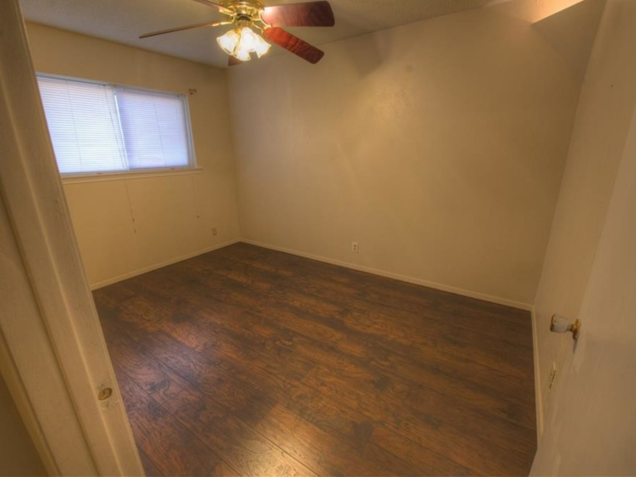 Building Photo - 801 Canyon Ridge Dr