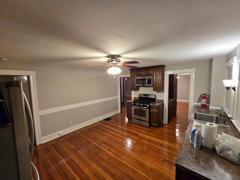 Kitchen - 12 Leland Rd