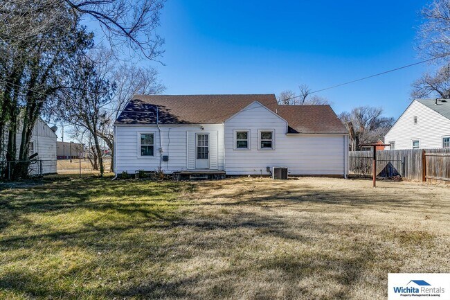 Building Photo - 610 N Glendale St