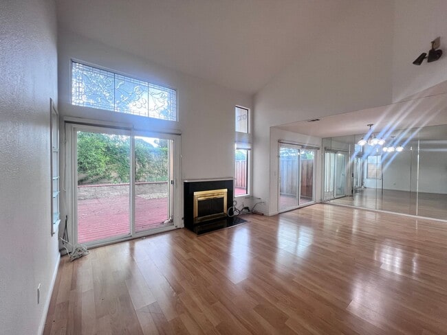 Building Photo - Two Story 3 Bed/Bath Single Family Home In Milpitas, Ca. For Rent!!! $500 OFF FRIST MONTHS RENT!