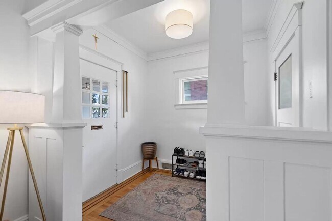 Building Photo - Welcome to this charming craftsman home ne...