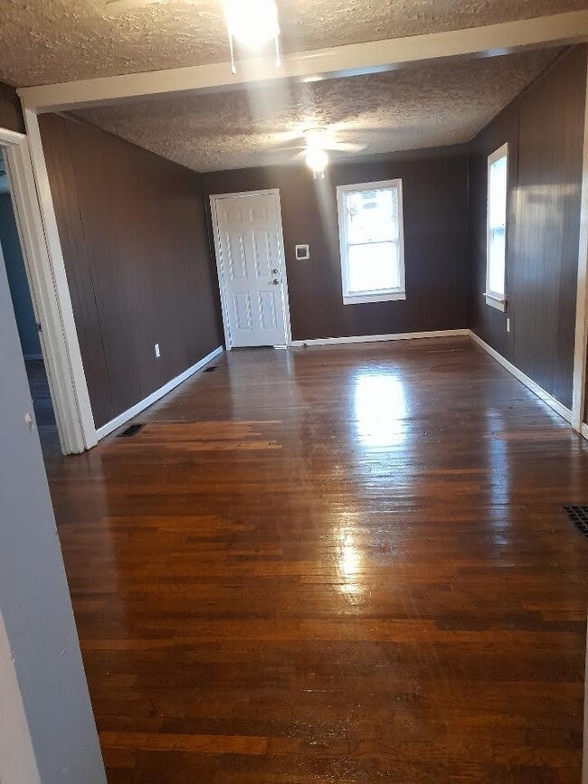 Building Photo - 4415 Askew Ave