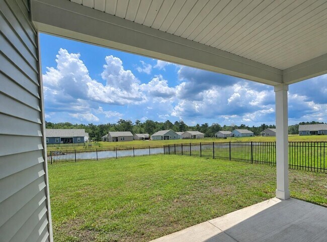 Building Photo - 423 Castillo Dr
