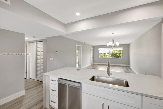 Building Photo - 6800 Royal Palm Blvd