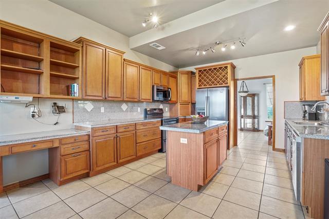 Building Photo - 215 Greathouse Cir