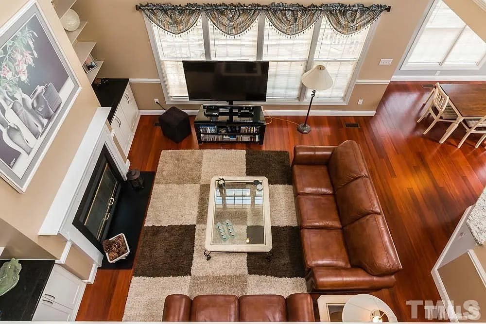Building Photo - 102 Poplar Knoll Ct