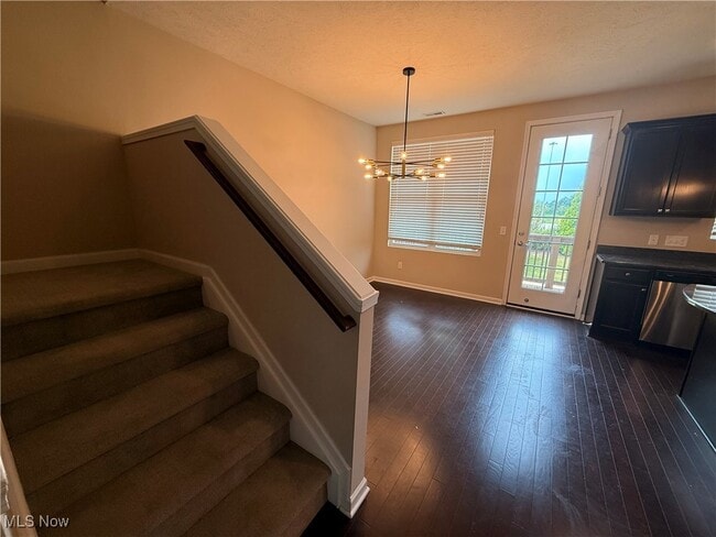 Building Photo - 6140 N Pointe Dr