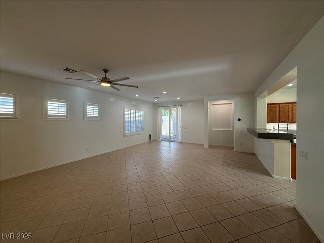 Building Photo - 2739 Mintlaw Ave
