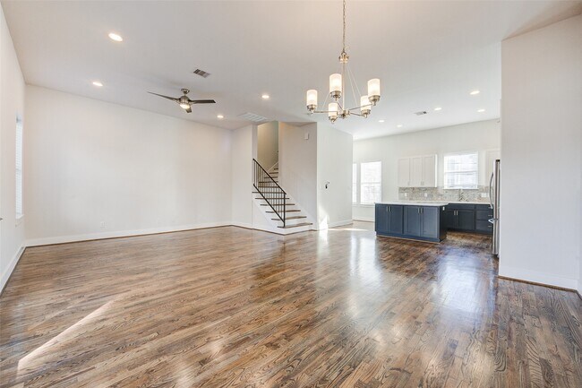 Building Photo - 1605 Colorado St