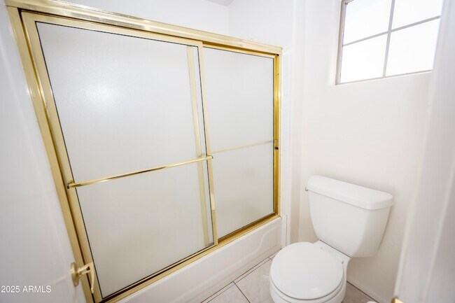 Building Photo - 3844 E Kings Ave