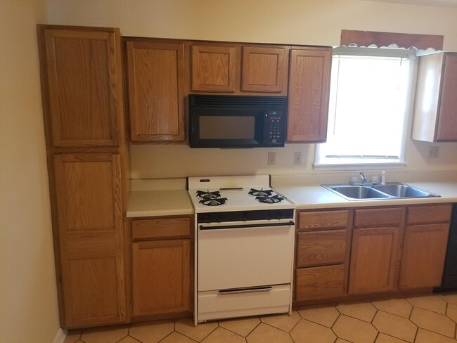 Building Photo - 1509 Brighton St