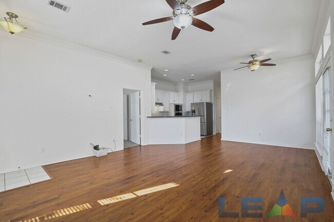 Building Photo - Beautiful 3 bedroom, 2 bath house in Irving!