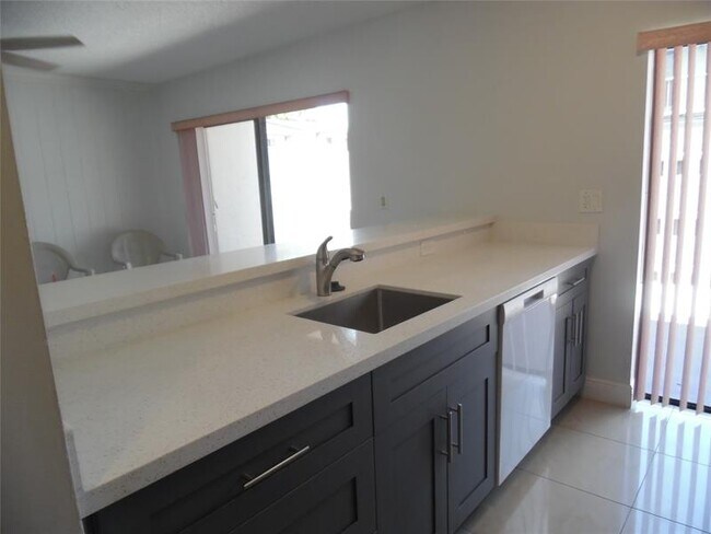 Building Photo - 4013 SW 68th Ln