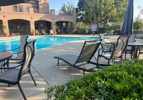 Building Photo - 17161 Alva Rd